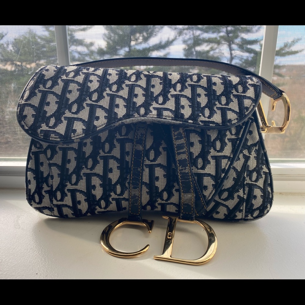 Christian Dior purse💙🤍🫐🦋..